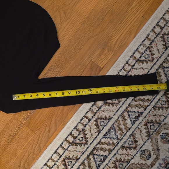 FOREVER 21 BUNDLE OF 2 WOMEN'S JUNIOR TURTLENECK TOPS GRAY & BLACK SIZE MEDIUM - Picture 6 of 16